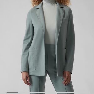 Athleta Minimalistic Eastbound Blazer Size 6